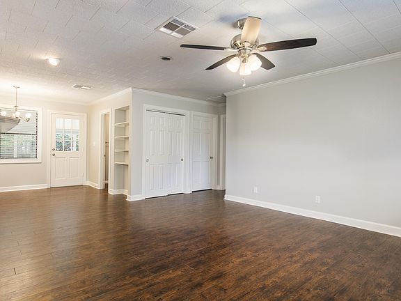 4th image of 305 Mimosa Pl
