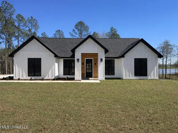 21080 Disalvo Ln, Kiln, MS 39556