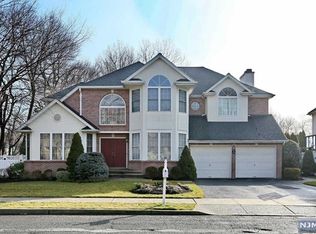 39 Cardinal Ln, Westwood, NJ 07675