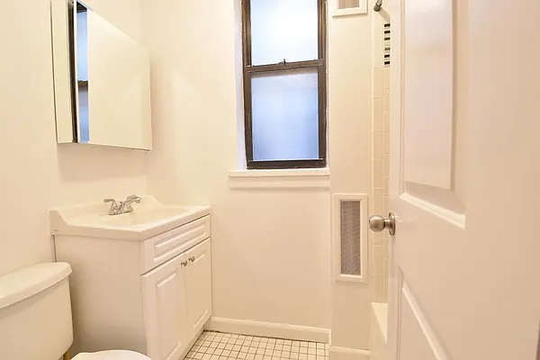Rented by (Legacy) NY Quality Living Uptown | media 22