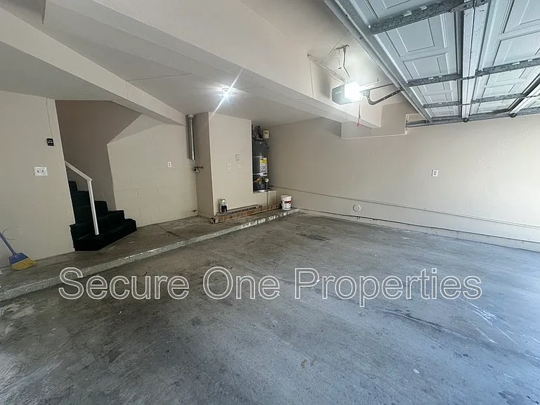 674 Warwick Ave — Photo 31