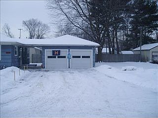 2nd image of 863 S Sheridan Dr