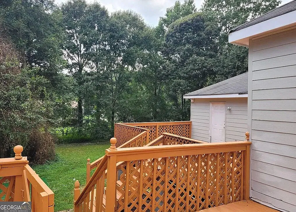 5 bed, 2.0 bath, 2414 sqft, $2,600 — Photo 4