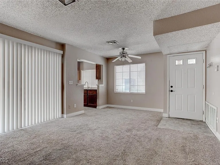 4860 Nara Vista Way — Photo 3