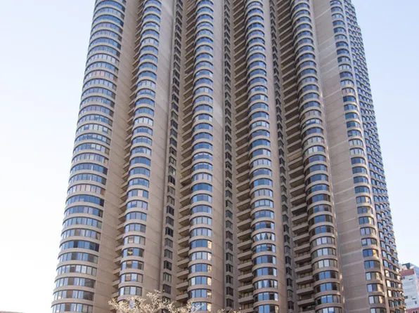 330 East 38th Street 32G image 1 of 14