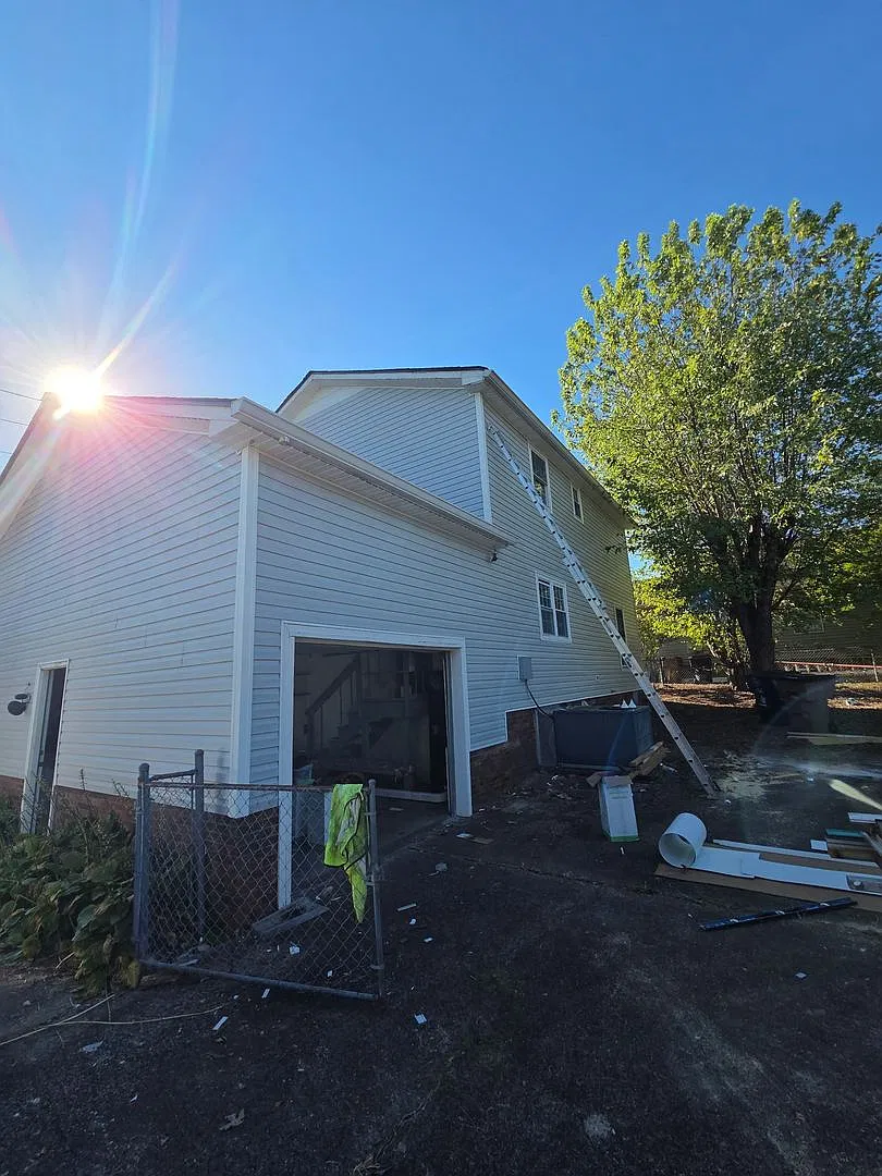 Nice three bedroom two bath newly remodeled, two-story colonial with Garage in Antioch — Photo 4