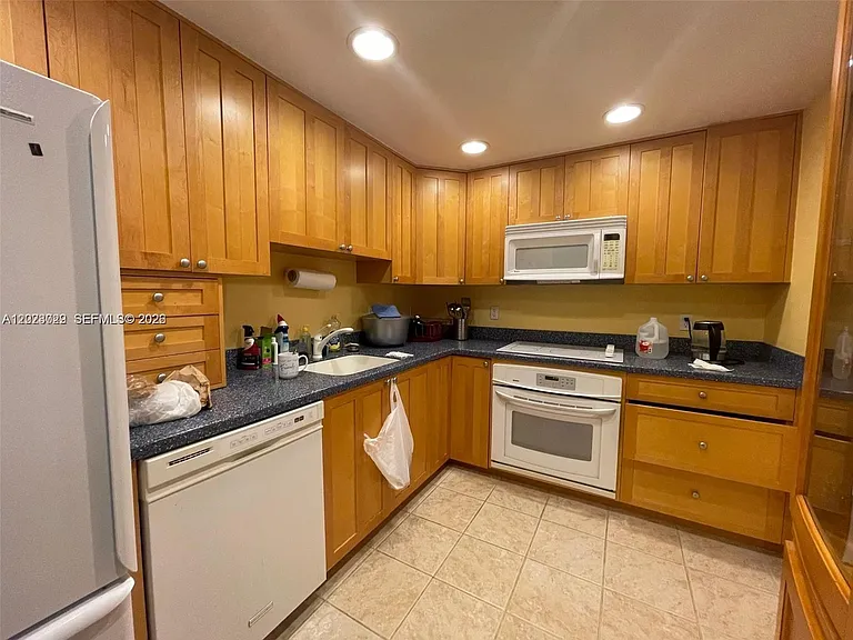 1950 S Ocean Dr #8K — Photo 7