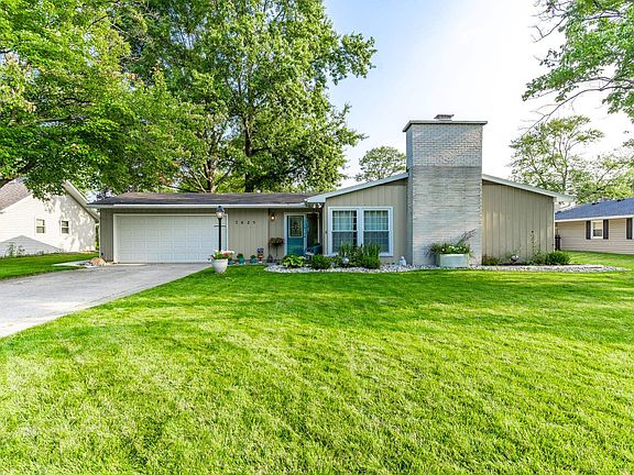 2nd image of 7025 Blackhawk Ln