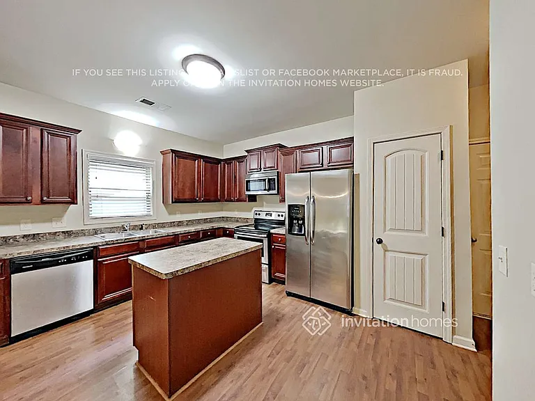 408 Sheila Way — Photo 8