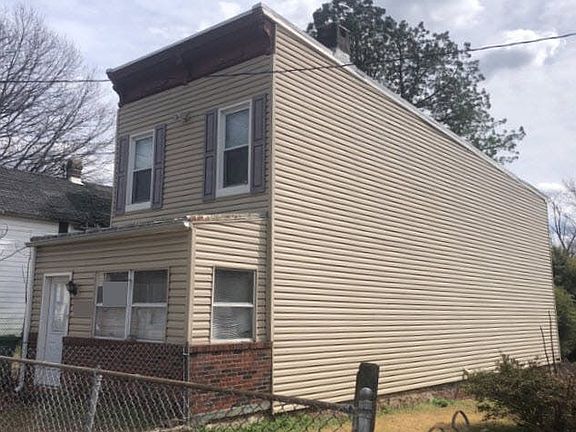 2nd image of 3023 Strickland St