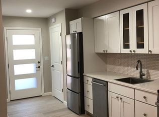 10 Oakwood Ter, New Windsor, NY 12553