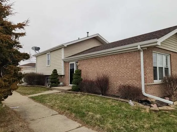 1422 Memorial Dr, Calumet City, IL 60409