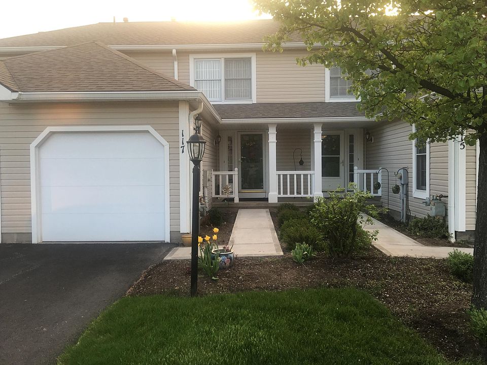 2nd image of 117 Courtshire Ln