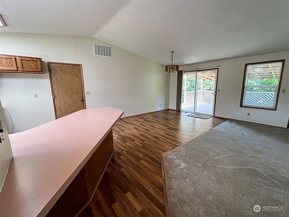 5th image of 13002 NE 6th Court