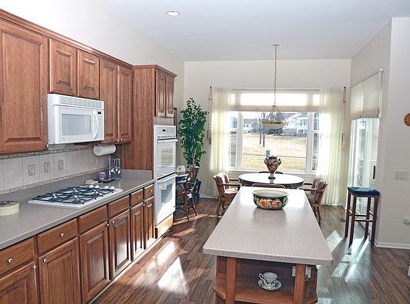 3rd image of 11868 Wildrose Dr