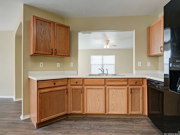 4th image of 7906 Cortland Oak