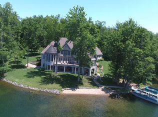 5865 W Carr Hill Rd, Columbus, IN 47201