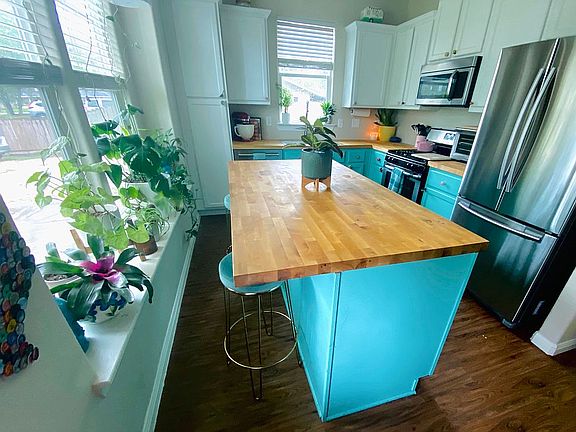 3rd image of 1606 Herring Ave