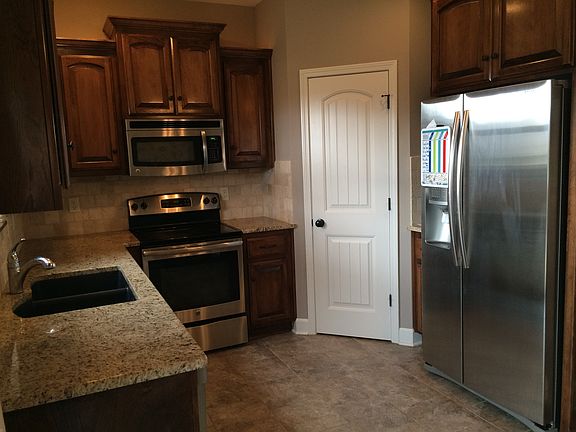 3rd image of 15850 N Morgan Street