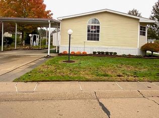 50102 Bronte Dr W, Shelby Township, MI 48315