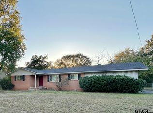 303 S Lowry St, Troup, TX 75789