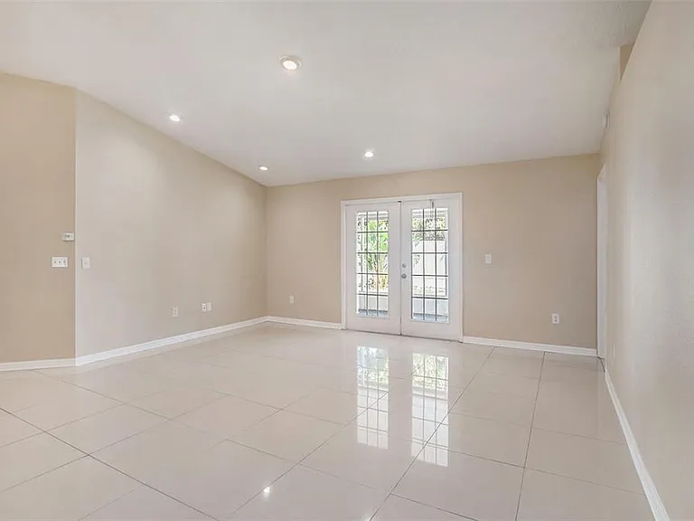 12712 Longcrest Dr — Photo 4