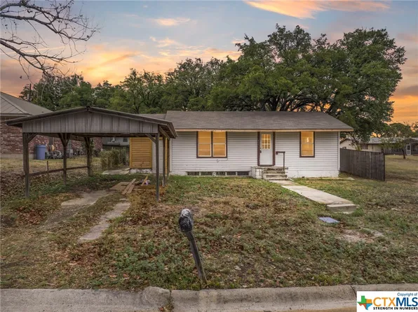 903 E Avenue I, Lampasas, TX 76550