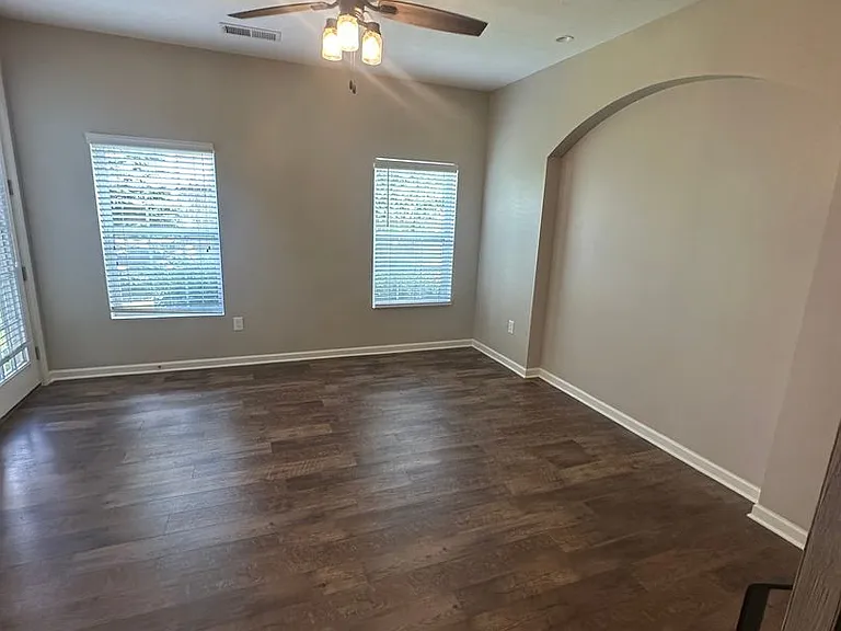 5353 Nottinghamshire Ln — Photo 4