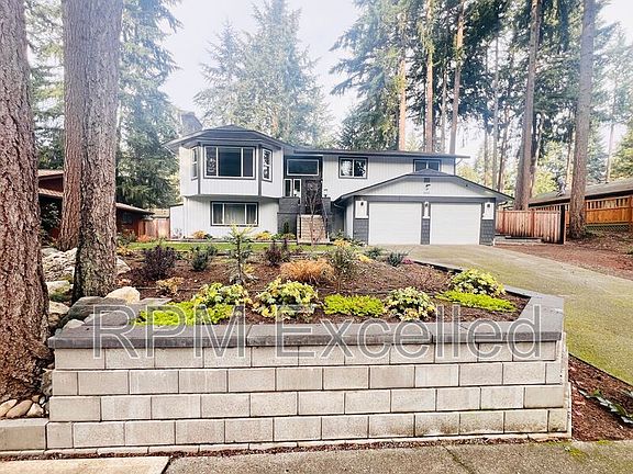 2nd image of 2605 Manorwood Dr