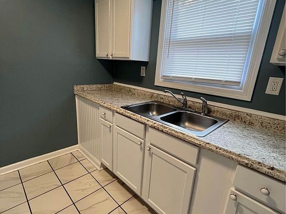 4th image of 125 Sierra Pl Building 1-202