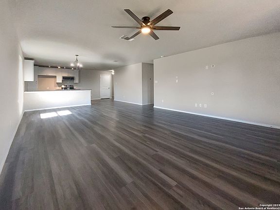 3rd image of 31538 NIMBUS DR