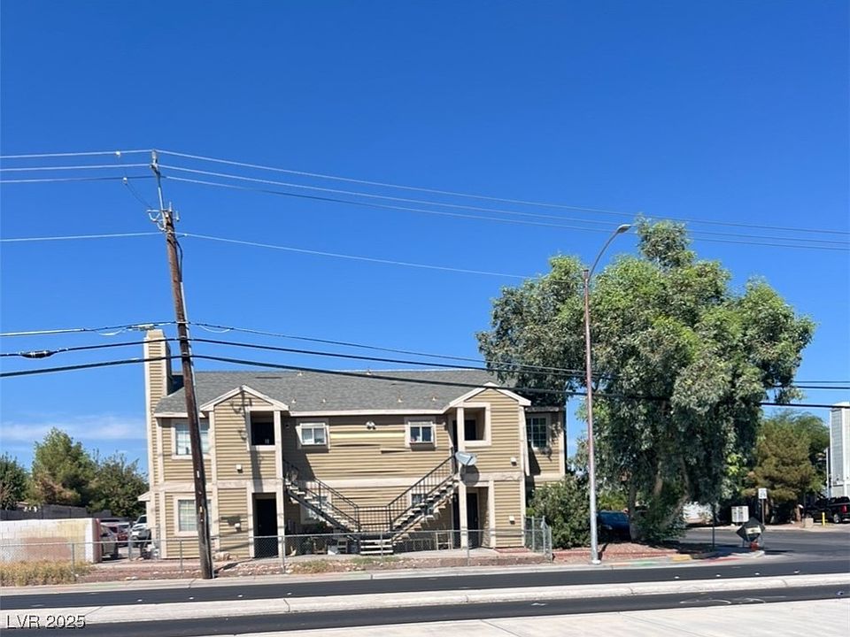 1st image of 900 Bridgewater St