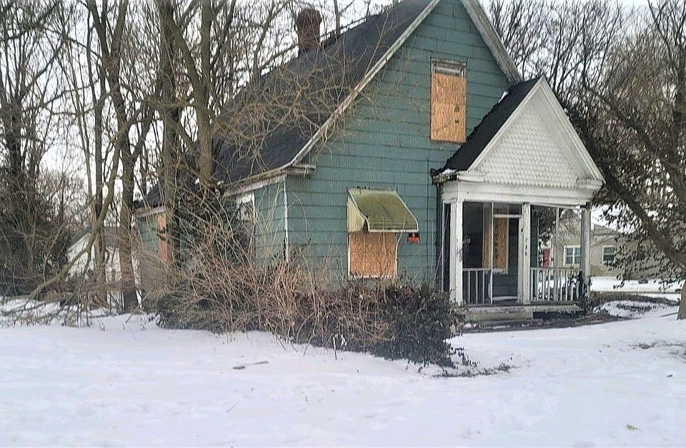 2nd image of 726 S 15th St