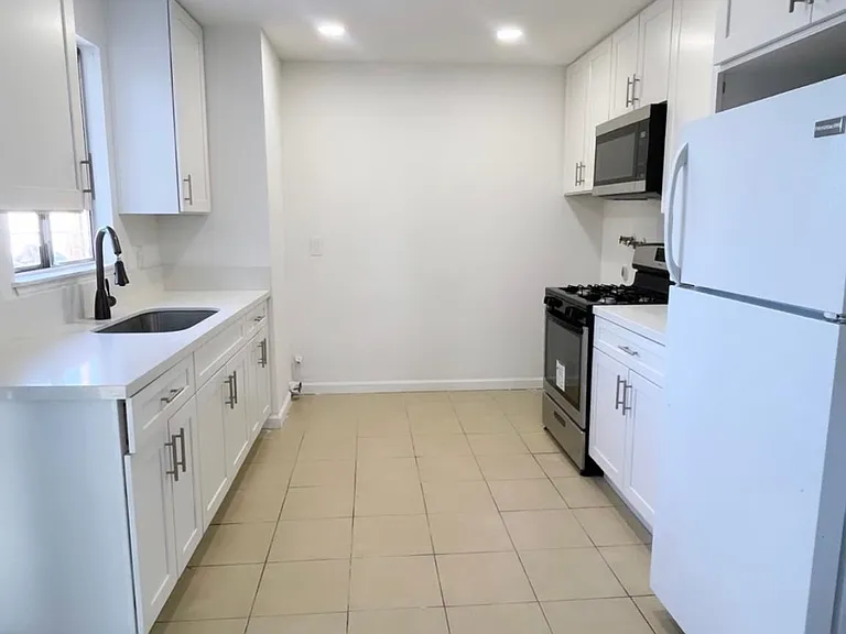 6415 Athol Ave — Photo 2