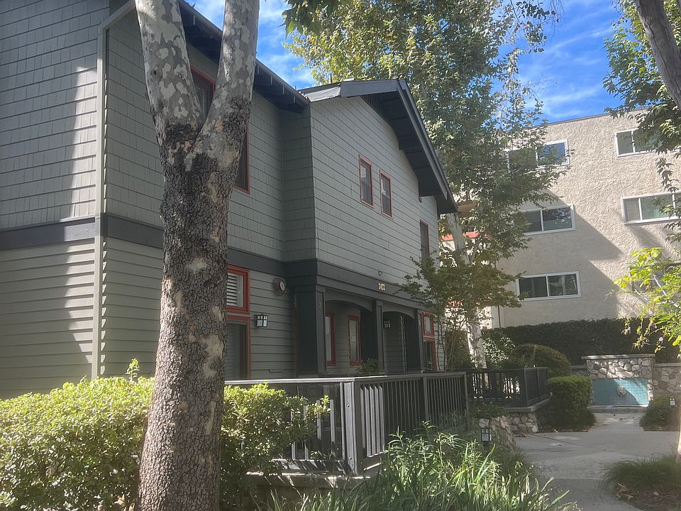 1st image of 2433 Oneida St #1