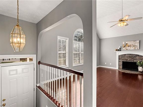 3rd image of 55 Greatwood Dr