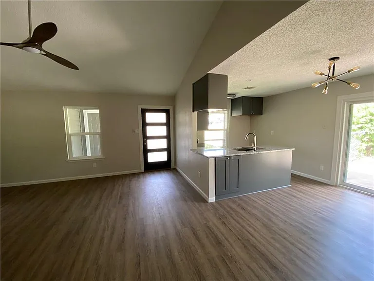 1715 Shadowview Dr #B — Photo 13