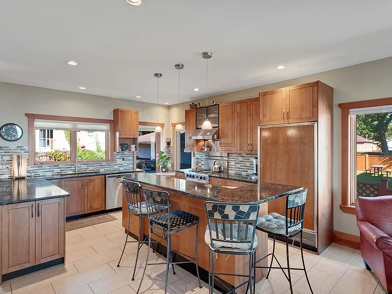 236 Dallas Rd — Photo 11