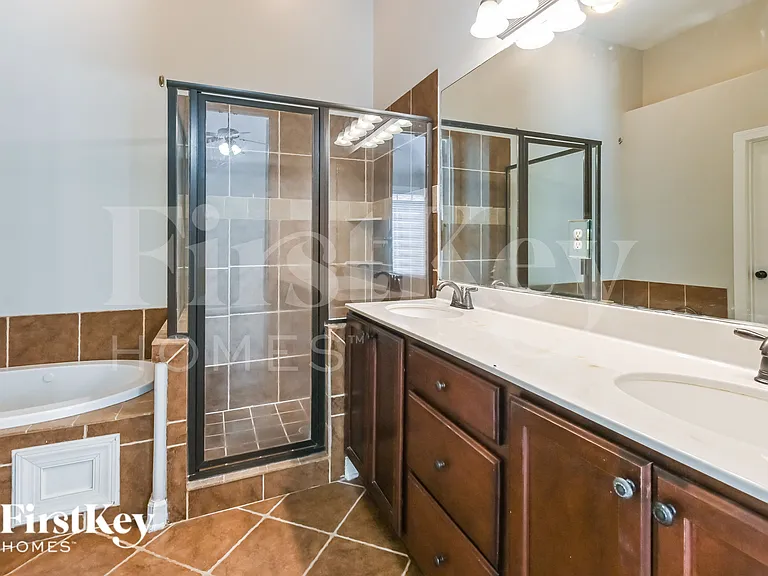 10258 Evening Hill Dr — Photo 9
