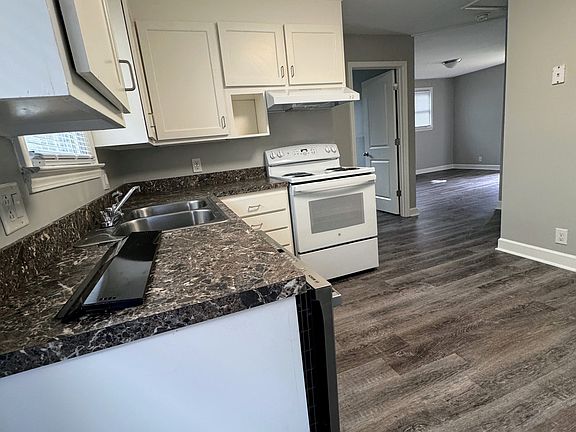 3rd image of 5020 W Durrett Dr #A