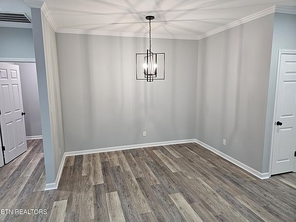 5th image of 10734 Prince Albert Way
