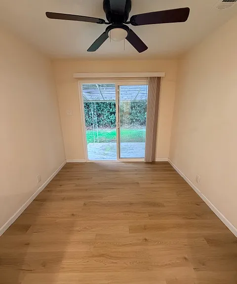 LARGE DINING AREA