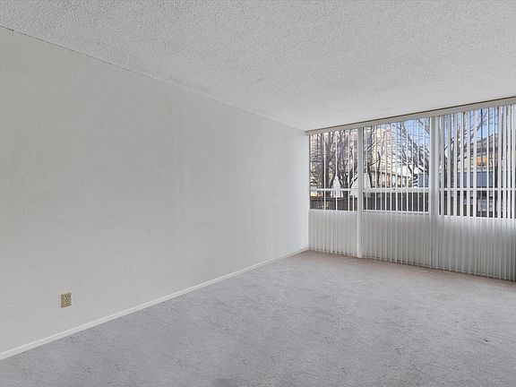 4th image of 1800 Lavaca St APT 108