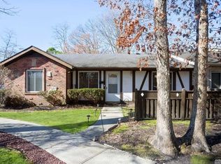 127 Birchwood Rd, Medford, NY 11763