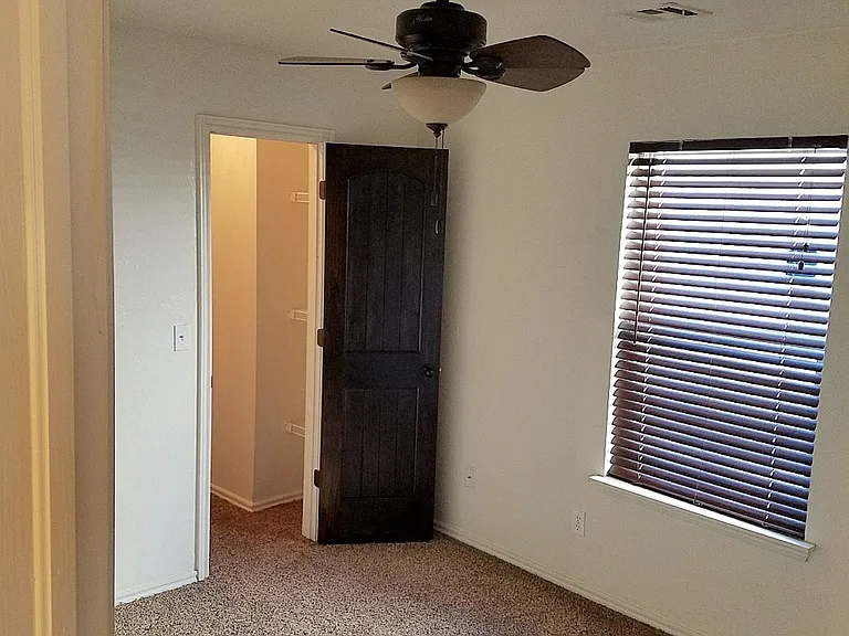 2508-2510 Leeds Ln — Photo 3