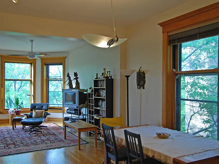 3037 W Logan Blvd #3 — Photo 1