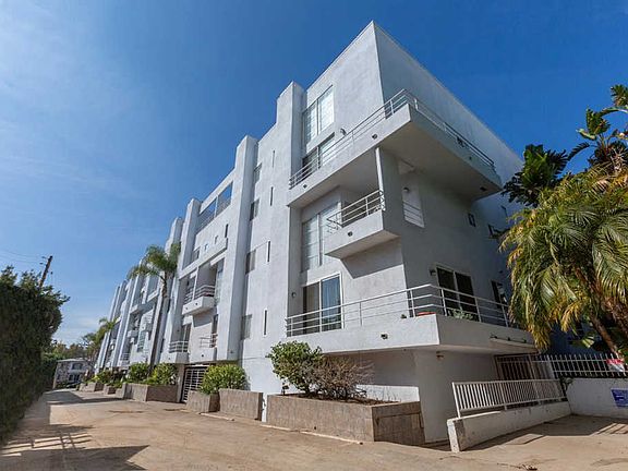 2nd image of 520 S Barrington Ave #102