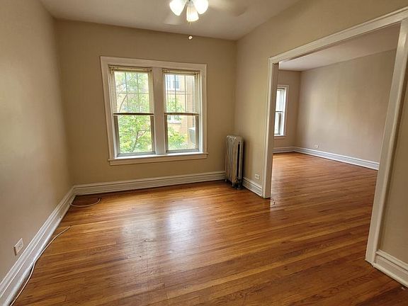 5th image of 916 Reba Pl APT 1N