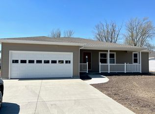 206 S Iowa St, Camp Point, IL 62320