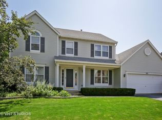 515 Covered Bridge Dr, Elgin, IL 60124